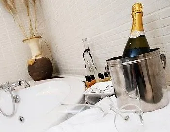 The Lister 4* Bradford (West Yorkshire)